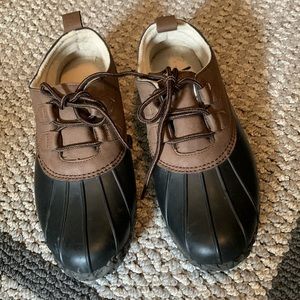 JBU duck shoes